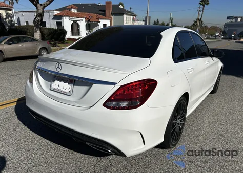 2018 Mercedes-Benz C 300 из США, поврежденный, VIN WDDWF4JB2JR423312